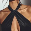 Μακρύ φόρεμα Adriana με βελούδινο λαιμόκοψη σε μαύρο χρώμα Μακρύ φόρεμα Adriana με βελούδινο λαιμόκοψη σε μαύρο χρώμα