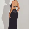 Μακρύ φόρεμα Adriana με βελούδινο λαιμόκοψη σε μαύρο χρώμα Μακρύ φόρεμα Adriana με βελούδινο λαιμόκοψη σε μαύρο χρώμα