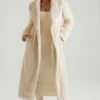 Μακρύ παλτό Alaska από shearling σε κρεμ χρώμα Μακρύ παλτό Alaska από shearling σε κρεμ χρώμα