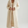 Μακρύ παλτό Alaska από shearling σε κρεμ χρώμα Μακρύ παλτό Alaska από shearling σε κρεμ χρώμα