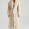 Μακρύ παλτό Alaska από shearling σε κρεμ χρώμα Μακρύ παλτό Alaska από shearling σε κρεμ χρώμα