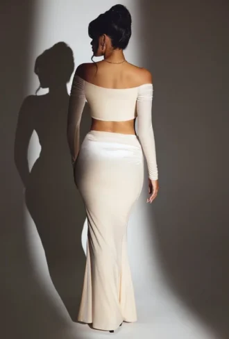 Adele Velvet Off-Shoulder Ruched Crop Top σε χρώμα Ivory