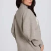 Μαλακό πλεκτό πουλόβερ oversized σε μπεζ Μαλακό πλεκτό πουλόβερ oversized σε μπεζ