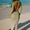 Μάξι φόρεμα Naura με διαφανή πλάτη σε λαδί χρώμα
