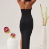 Μάξι φόρεμα Oceane με ανοίγματα και λαιμόκοψη halter σε μαύρο χρώμα Μάξι φόρεμα Oceane με ανοίγματα και λαιμόκοψη halter σε μαύρο χρώμα