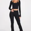 Philippa Modal Mid-Rise Flared Trousers σε μαύρο Philippa Modal Mid-Rise Flared Trousers σε μαύρο
