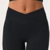 Μαύρο κολάν Soft Active με V-σχισμή και φαρδιά πόδια Μαύρο κολάν Soft Active με V-σχισμή και φαρδιά πόδια