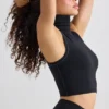 Μαύρο κοντό μπλουζάκι με λαιμόκοψη Soft Active Μαύρο κοντό μπλουζάκι με λαιμόκοψη Soft Active