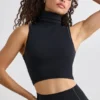 Μαύρο κοντό μπλουζάκι με λαιμόκοψη Soft Active Μαύρο κοντό μπλουζάκι με λαιμόκοψη Soft Active
