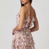 Μίνι φόρεμα A-line με βολάν και κορδόνια Lolina σε floral μοτίβο Primrose