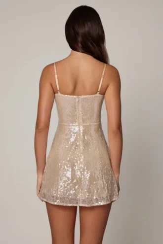 Μίνι φόρεμα Agentha με διακοσμημένο V-neck από δαντέλα σε απαλό ροδακινί χρώμα