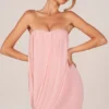 Μίνι φόρεμα Alessandra Bandeau Draped σε ροζ χρώμα Μίνι φόρεμα Alessandra Bandeau Draped σε ροζ χρώμα