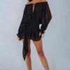 Μίνι φόρεμα Alessia με ανοιχτούς ώμους και φουσκωτά μανίκια σε μαύρο Μίνι φόρεμα Alessia με ανοιχτούς ώμους και φουσκωτά μανίκια σε μαύρο