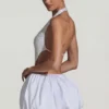 Μίνι φόρεμα Cece με διακοσμητικά cut-out και φούστα σε στυλ «φούσκα» σε λευκό χρώμα