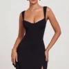 Μίνι φόρεμα Jolie με λαιμόκοψη σε σχήμα καρδιάς σε μαύρο