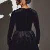 Μίνι φόρεμα κορσέ με μακριά μανίκια Tera Velvet σε μαύρο Μίνι φόρεμα κορσέ με μακριά μανίκια Tera Velvet σε μαύρο