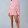 Μίνι φόρεμα Lida Draped Cape σε ροζ χρώμα Μίνι φόρεμα Lida Draped Cape σε ροζ χρώμα