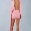 Μίνι φόρεμα Lida Draped Cape σε ροζ χρώμα Μίνι φόρεμα Lida Draped Cape σε ροζ χρώμα