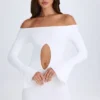 Μίνι φόρεμα Madelina με ανοιχτούς ώμους και κοψίματα σε λευκό Μίνι φόρεμα Madelina με ανοιχτούς ώμους και κοψίματα σε λευκό