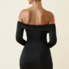 Μίνι φόρεμα Rosanna με ανοιχτούς ώμους και σούρες σε μαύρο Μίνι φόρεμα Rosanna με ανοιχτούς ώμους και σούρες σε μαύρο