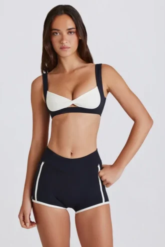Μίνι σορτς Soft Active με αντίθεση σε μαύρο Μίνι σορτς Soft Active με αντίθεση σε μαύρο