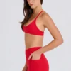 Μίνι σορτς Soft Active με τσέπες και V-σχισμή στη μέση σε χρώμα Strawberry Red Μίνι σορτς Soft Active με τσέπες και V-σχισμή στη μέση σε χρώμα Strawberry Red