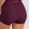 Μίνι σορτς Soft Active με τσέπες και ζώνη σε σχήμα V σε μπορντό Μίνι σορτς Soft Active με τσέπες και ζώνη σε σχήμα V σε μπορντό