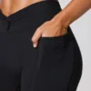 Μίνι σορτς Twist Waist με τσέπες σε μαύρο χρώμα