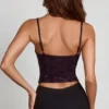 Μπλούζα Armelia με διακοσμητικό λαιμόκοψη Peekaboo σε μοτίβο φιδιού