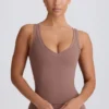 Μπλούζα Soft Active με V λαιμόκοψη σε χρώμα Mocha Μπλούζα Soft Active με V λαιμόκοψη σε χρώμα Mocha