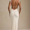 Noelia Μάξι φόρεμα με υφή από τζέρσεϊ χωρίς πλάτη σε ιβουάρ Noelia Μάξι φόρεμα με υφή από τζέρσεϊ χωρίς πλάτη σε ιβουάρ