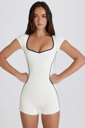 Ολόσωμη φόρμα Soft Active με ανοιχτή πλάτη σε χρώμα ιβουάρ Ολόσωμη φόρμα Soft Active με ανοιχτή πλάτη σε χρώμα ιβουάρ