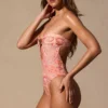 Ολόσωμο Μαγιό bandeau Faye με κοψίματα και μοτίβο Paisley Ολόσωμο Μαγιό bandeau Faye με κοψίματα και μοτίβο Paisley