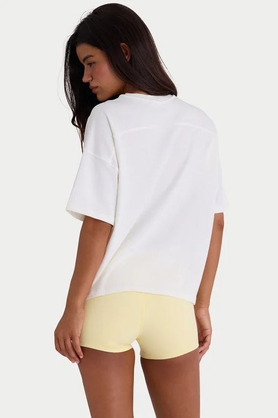 Oversized βαμβακερό T-shirt σε λευκό Oversized βαμβακερό T-shirt σε λευκό