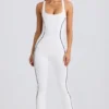 Petite Soft Active Open-Back Ολόσωμη Φόρμα σε λευκό Petite Soft Active Open-Back Ολόσωμη Φόρμα σε λευκό