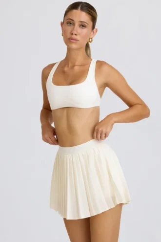 plise foysta tenis se leyko 2 330x495 - &Pi;&lambda;&iota;&sigma;έ &phi;&omicron;ύ&sigma;&tau;&alpha; &tau;έ&nu;&iota;&sigmaf; &sigma;&epsilon; &lambda;&epsilon;&upsilon;&kappa;ό