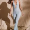Ramona Petite Εμπλουτισμένη ολόσωμη φόρμα με βαθύ ντεκολτέ σε χρώμα Aqua Ramona Petite Εμπλουτισμένη ολόσωμη φόρμα με βαθύ ντεκολτέ σε χρώμα Aqua