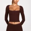 Retta Ribbed Modal Square-Neck Long-Sleeve Μπλούζα σε χρώμα σοκολάτας Retta Ribbed Modal Square-Neck Long-Sleeve Μπλούζα σε χρώμα σοκολάτας