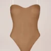 Στράπλες κορμάκι Intimates σε χρώμα αμύγδαλο Στράπλες κορμάκι Intimates σε χρώμα αμύγδαλο