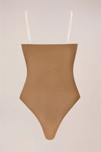 Στράπλες κορμάκι Intimates σε χρώμα αμύγδαλο Στράπλες κορμάκι Intimates σε χρώμα αμύγδαλο