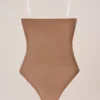 Στράπλες κορμάκι Intimates σε χρώμα μέλι Στράπλες κορμάκι Intimates σε χρώμα μέλι