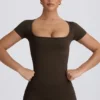 Τ-shirt Super Sculpt χωρίς ραφές σε καφέ χρώμα Τ-shirt Super Sculpt χωρίς ραφές σε καφέ χρώμα
