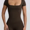 Τ-shirt Super Sculpt χωρίς ραφές σε καφέ χρώμα Τ-shirt Super Sculpt χωρίς ραφές σε καφέ χρώμα