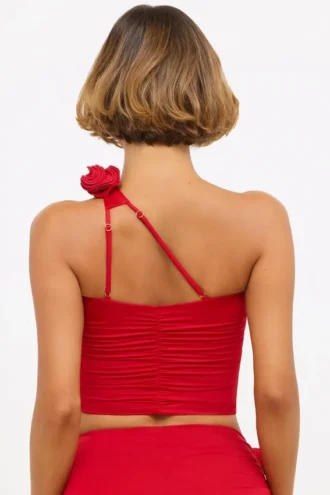 Tesia Slinky Jersey Rose Detail Asymmetric Μπλούζα σε κόκκινο