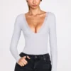 Verity Ribbed Modal Long-Sleeve Plunge Κορμάκι σε γκρι Verity Ribbed Modal Long-Sleeve Plunge Κορμάκι σε γκρι
