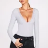 Verity Ribbed Modal Long-Sleeve Plunge Κορμάκι σε γκρι Verity Ribbed Modal Long-Sleeve Plunge Κορμάκι σε γκρι