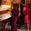 Wintra Διαφανές δαντελένιο φόρεμα με τετράγωνο λαιμό και πτυχώσεις σε μπορντό χρώμα Wintra Διαφανές δαντελένιο φόρεμα με τετράγωνο λαιμό και πτυχώσεις σε μπορντό χρώμα